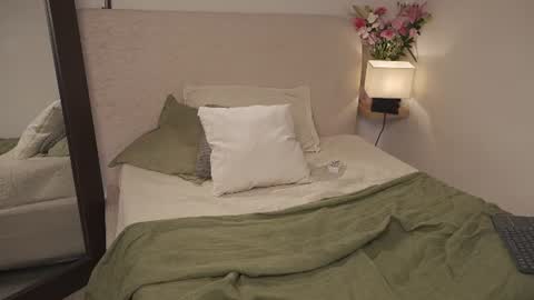 Snapshot of melisalopezz chatting on 07.28.26 On vacation until Monday online show from 07.28.26