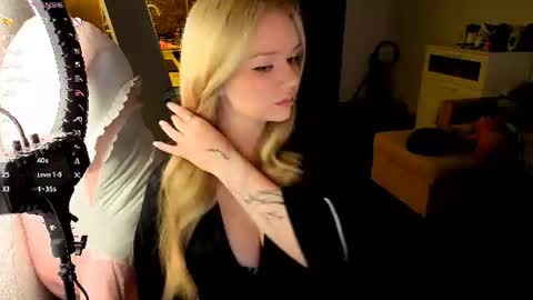 Mel or Lissa 3 Welcome here online show from 07.24.26