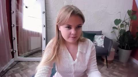 Sophia online show from 10.28.25