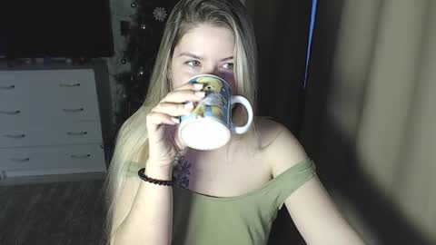 Melissa  Ray online show from 12.23.24