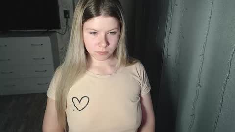 Melissa  Ray online show from 02.05.25