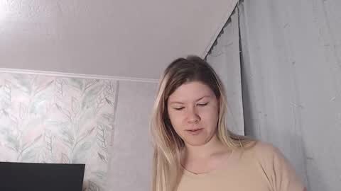 Melissa  Ray online show from 02.06.25