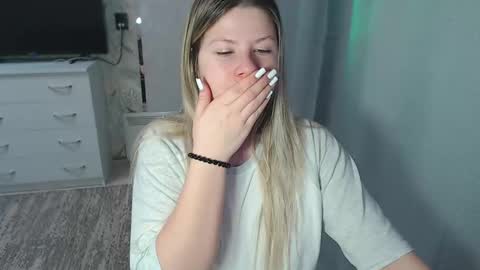 Melissa  Ray online show from 02.10.25