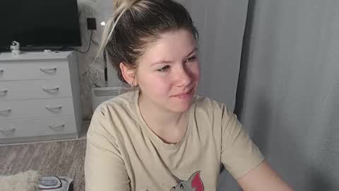 Melissa  Ray online show from 02.13.25