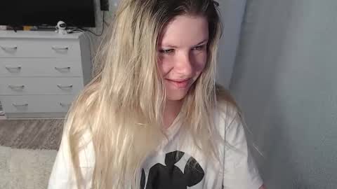 Melissa  Ray online show from 02.17.25