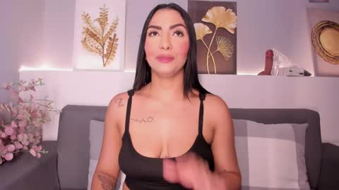 Snapshot of melissa__saenz_ chatting on 04.22.26 M E L I S S A online show from 04.22.26