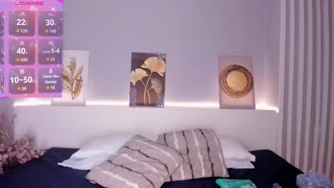 Snapshot of melissa__saenz_ chatting on 05.18.26 M E L I S S A online show from 05.18.26