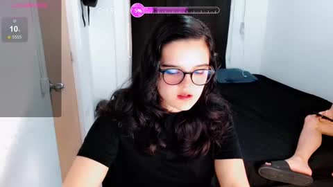 Snapshot of melissa_and_dany chatting on 12.25.24 Melissas Corner online show from 12.25.24