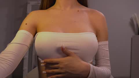 WE ARE NOT LESBIAN WE ARE NOT KISSING Alisa right  Katty left.  Free action requestsBAN  .     start online show from 02.08.25