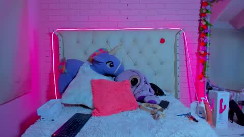 Snapshot of melissa_walker_ chatting on 11.03.25 Meli online show from 11.03.25