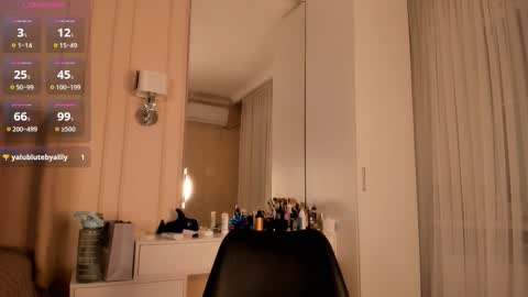 Lisaa online show from 10.31.25