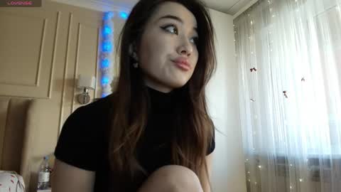Lisaa online show from 04.26.26