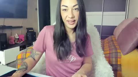 Snapshot of melissafoxxy chatting on 02.06.25 melissafoxxy online show from 02.06.25