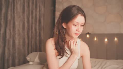 Snapshot of melissaxcbx chatting on 12.18.25 NEXT STREAM in 7 3gmt--- online show from 12.18.25