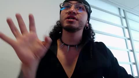 Melkkor Independient Model online show from 01.17.26