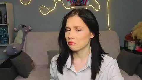 mellhyees online show from 02.05.26