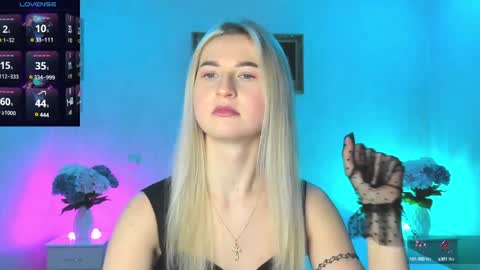 Snapshot of mellina_tey chatting on 12.17.24 Mellina online show from 12.17.24