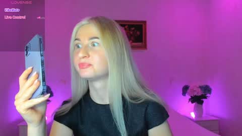 Snapshot of mellina_tey chatting on 01.03.25 Mellina online show from 01.03.25