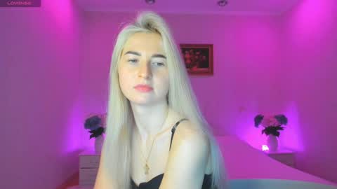 Snapshot of mellina_tey chatting on 01.08.25 Mellina online show from 01.08.25