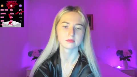 Snapshot of mellina_tey chatting on 03.03.25 Mellina online show from 03.03.25