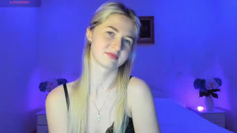 Snapshot of mellina_tey chatting on 03.06.25 Mellina online show from 03.06.25