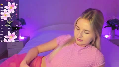 Snapshot of mellina_tey chatting on 09.23.25 Mellina online show from 09.23.25