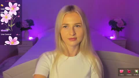 Snapshot of mellina_tey chatting on 10.20.25 Mellina online show from 10.20.25