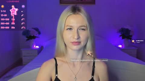 Snapshot of mellina_tey chatting on 11.23.25 Mellina online show from 11.23.25