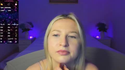 Snapshot of mellina_tey chatting on 11.25.25 Mellina online show from 11.25.25