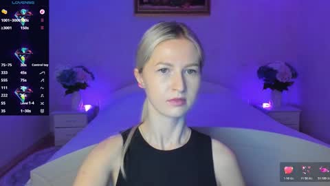 Snapshot of mellina_tey chatting on 12.04.25 Mellina online show from 12.04.25