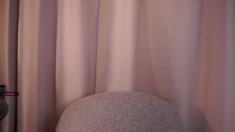 Snapshot of mellisamckeel chatting on 04.21.26 Lia online show from 04.21.26