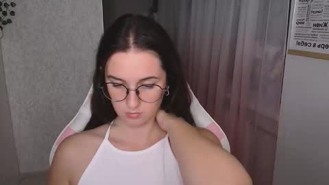 Snapshot of mellonmayre chatting on 10.25.25 mellonmayre online show from 10.25.25