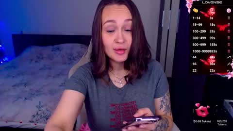 Snapshot of mellovell chatting on 10.26.25 Mel online show from 10.26.25