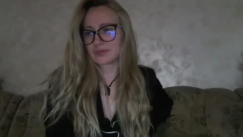 Melly online show from 10.10.25
