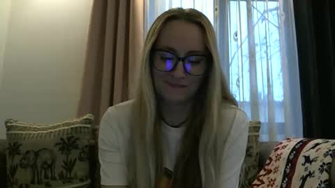 Melly online show from 11.10.25