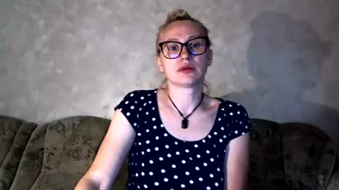 Snapshot of melly_rosey chatting on 06.14.26 Melly online show from 06.14.26