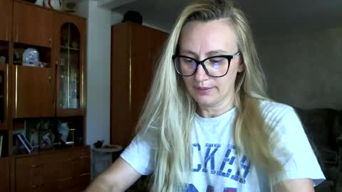 Snapshot of melly_rosey chatting on 06.29.26 Melly online show from 06.29.26