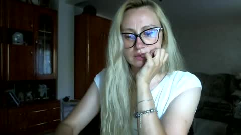 Snapshot of melly_rosey chatting on 06.30.26 Melly online show from 06.30.26