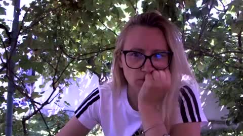 Snapshot of melly_rosey chatting on 07.11.26 Melly online show from 07.11.26