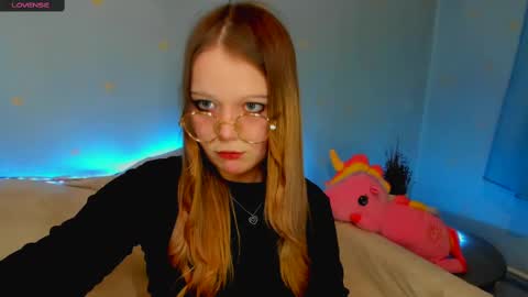 MelMooon online show from 02.22.25