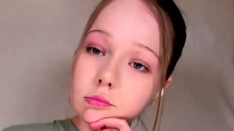 MelMooon online show from 06.10.26