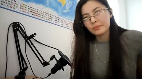 Snapshot of melodeehayden chatting on 04.24.26 Nika online show from 04.24.26
