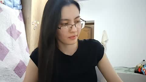 Snapshot of melodeehayden chatting on 05.01.26 Nika online show from 05.01.26