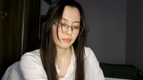 Snapshot of melodeehayden chatting on 05.29.26 Nika online show from 05.29.26