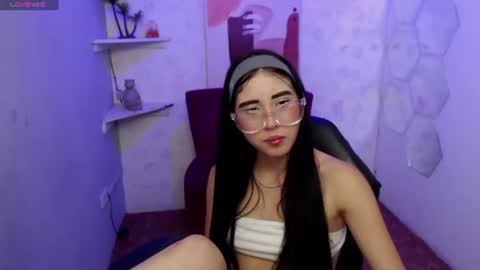 Snapshot of melodi_velasquez chatting on 06.15.26 Melody online show from 06.15.26