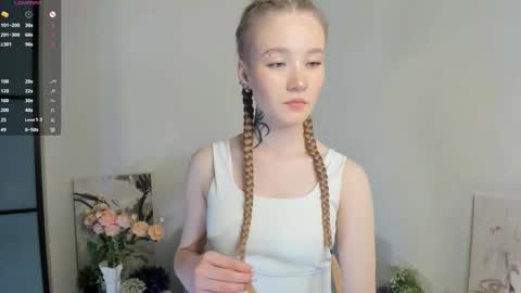 Snapshot of melodievejar chatting on 01.11.26 melodievejar online show from 01.11.26