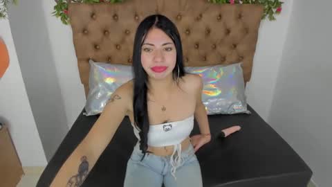 Snapshot of melody_hottt_ chatting on 01.22.25 Melody online show from 01.22.25