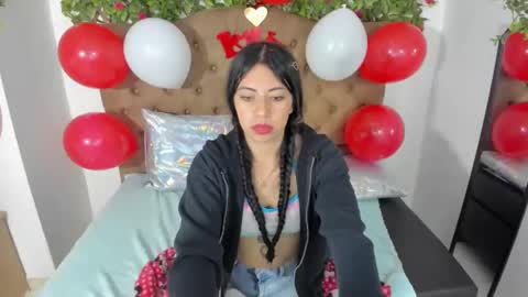 Snapshot of melody_hottt_ chatting on 02.13.25 Melody online show from 02.13.25