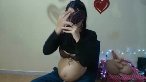 Snapshot of melody_hottt_ chatting on 12.21.25 Melody online show from 12.21.25