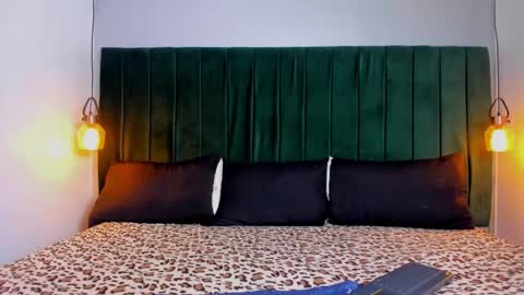 Snapshot of melody_kener chatting on 11.05.25 melody_kener online show from 11.05.25